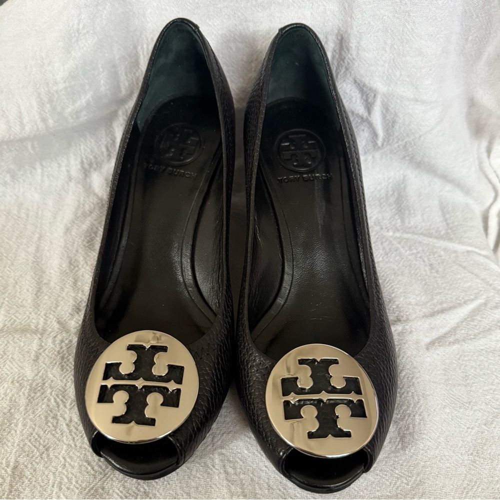 Tory Burch Black Peep-Toe wedges